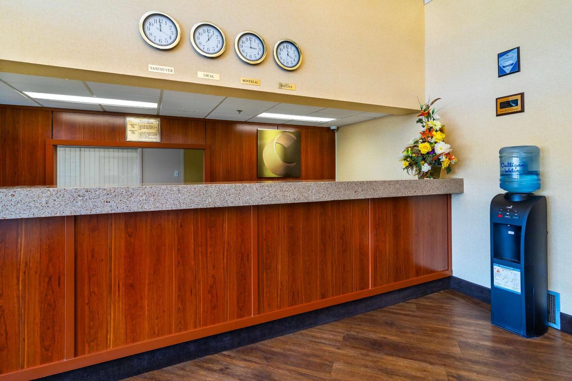 Comfort Inn & Suites Moose Jaw Exterior foto